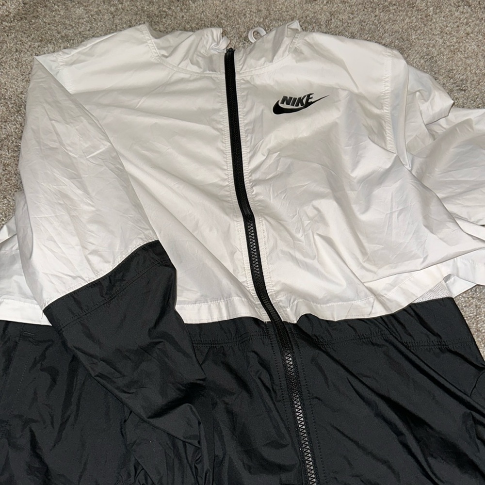 Nike wind breaker